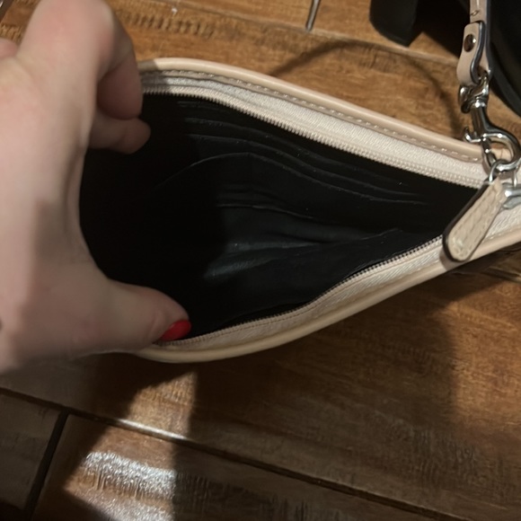 Coach - Picture 2 of 5